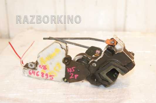 Замок двери задней правой Nissan Sunny B14
