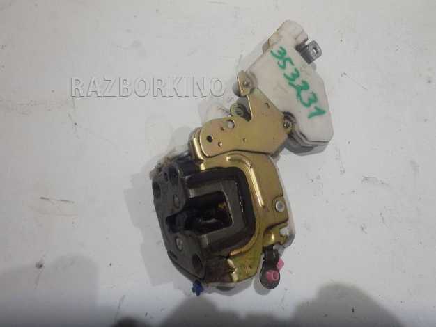 Замок двери передней правой Nissan Almera N15